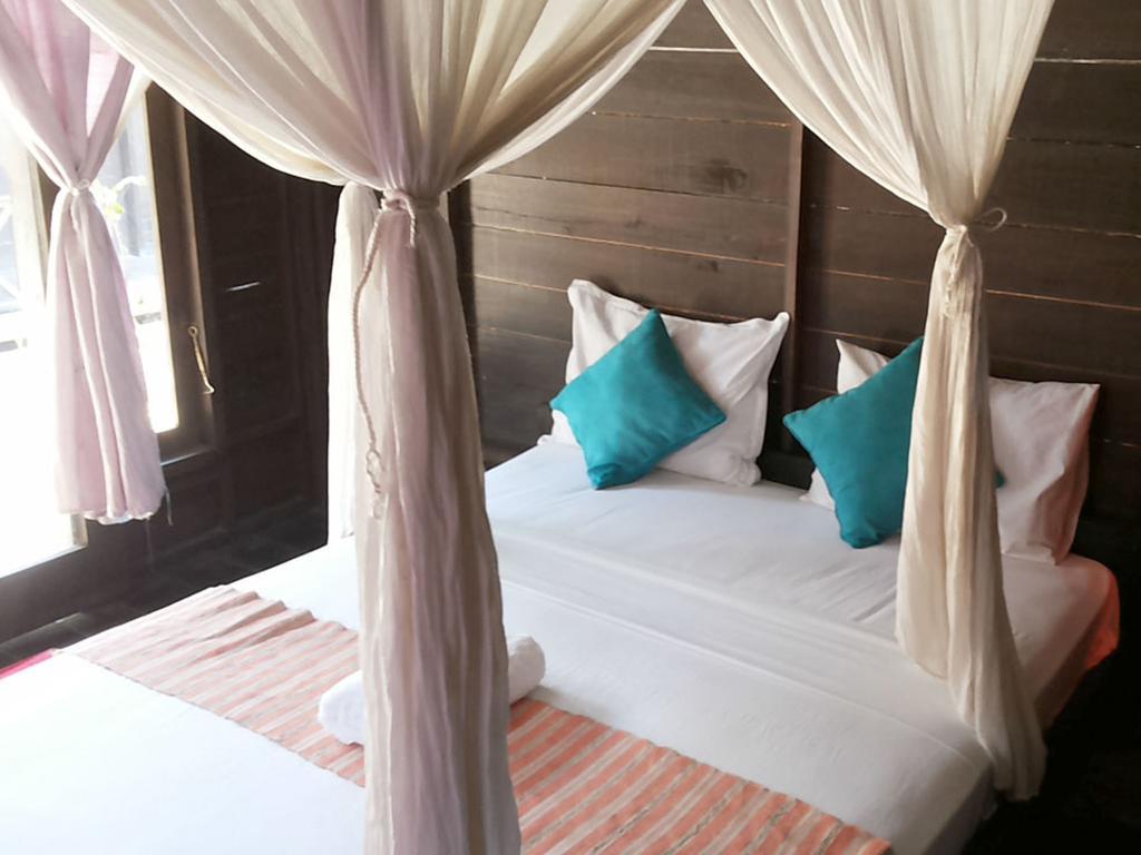 Mosaix Gili Bungalows Джили Трауанган Екстериор снимка