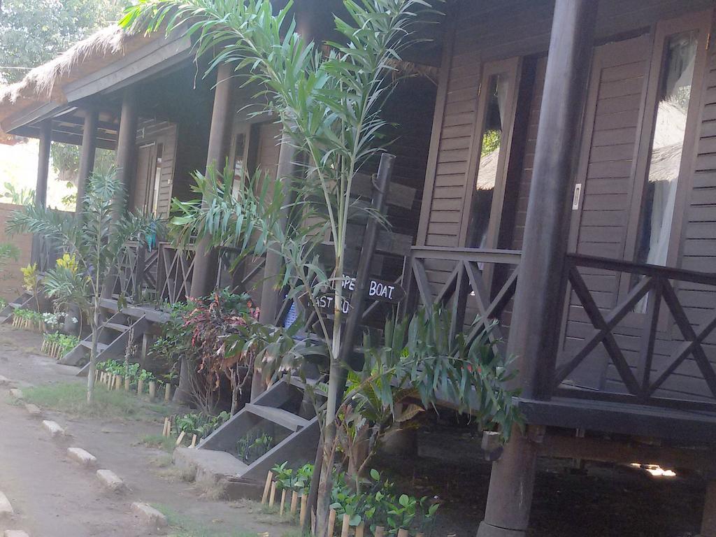 Mosaix Gili Bungalows Джили Трауанган Екстериор снимка