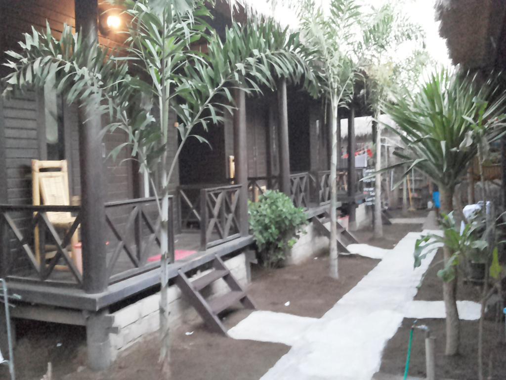 Mosaix Gili Bungalows Джили Трауанган Екстериор снимка