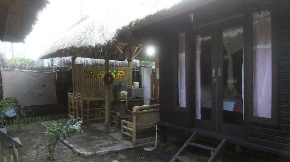 Mosaix Gili Bungalows Джили Трауанган Екстериор снимка