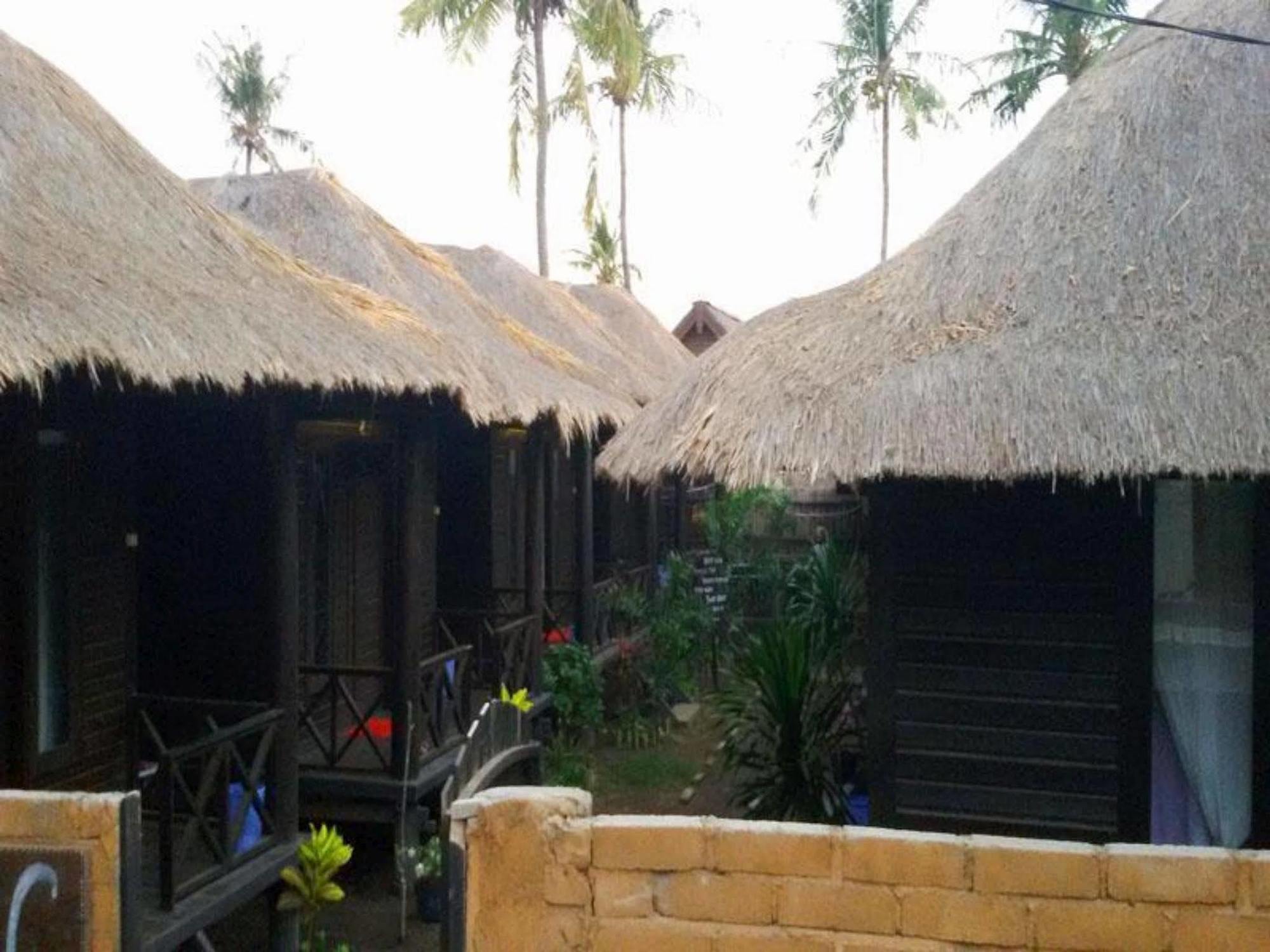 Mosaix Gili Bungalows Джили Трауанган Екстериор снимка