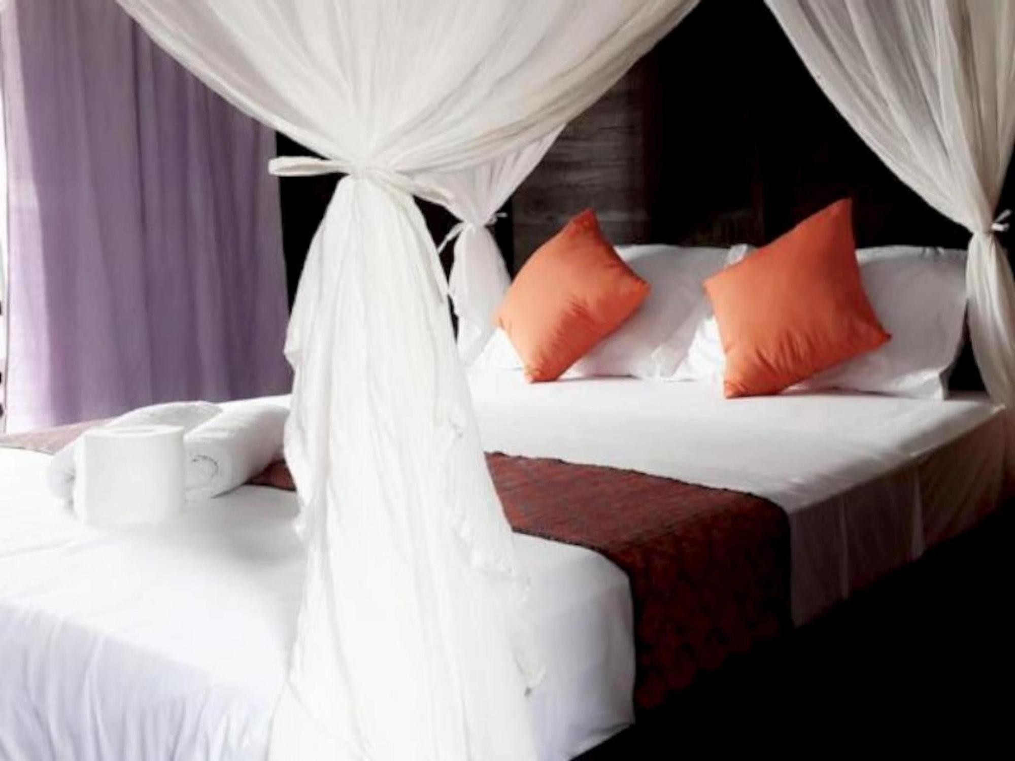 Mosaix Gili Bungalows Джили Трауанган Екстериор снимка