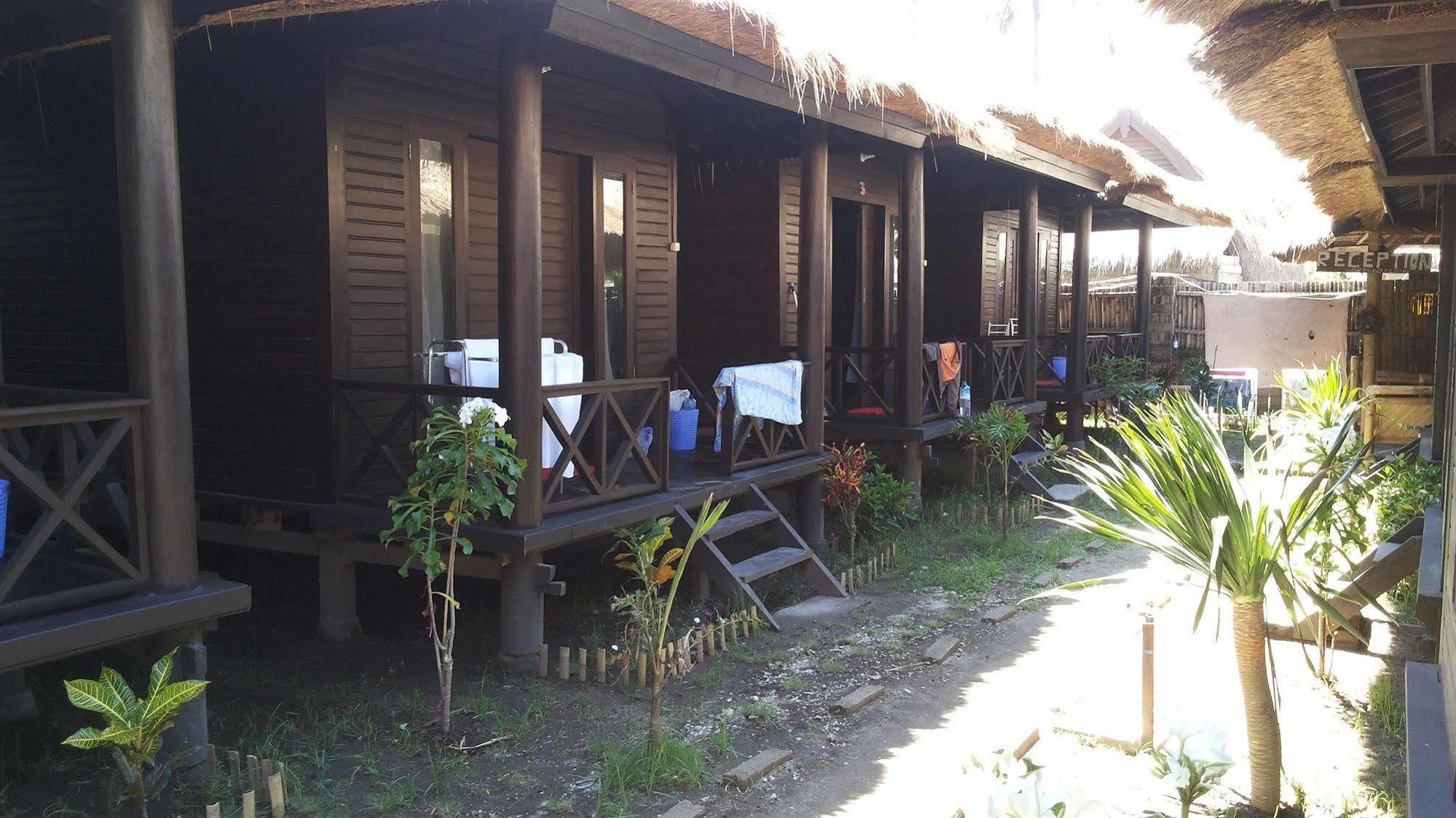 Mosaix Gili Bungalows Джили Трауанган Екстериор снимка